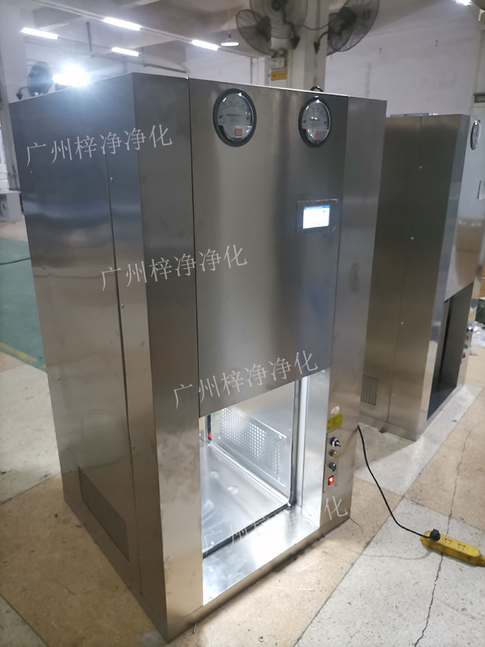 當傳遞窗與機器人連接時，機器人可以自動從傳遞窗中取出或放入物料，實現物料的自動傳遞。